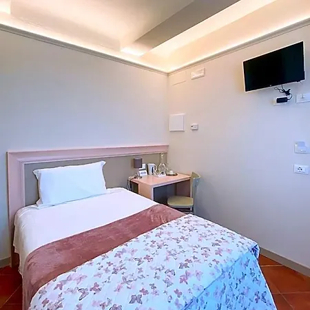 לינה וארוחת בוקר San Francesco 4*